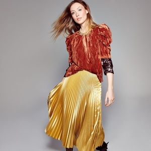 LEYDEN CINNAMON PUFF SHORT SLEEVE BLOUSE